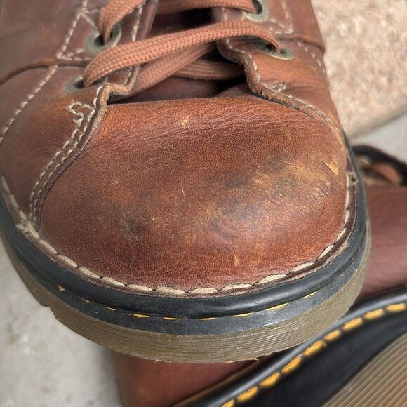 Dr Martens Leather lace ups